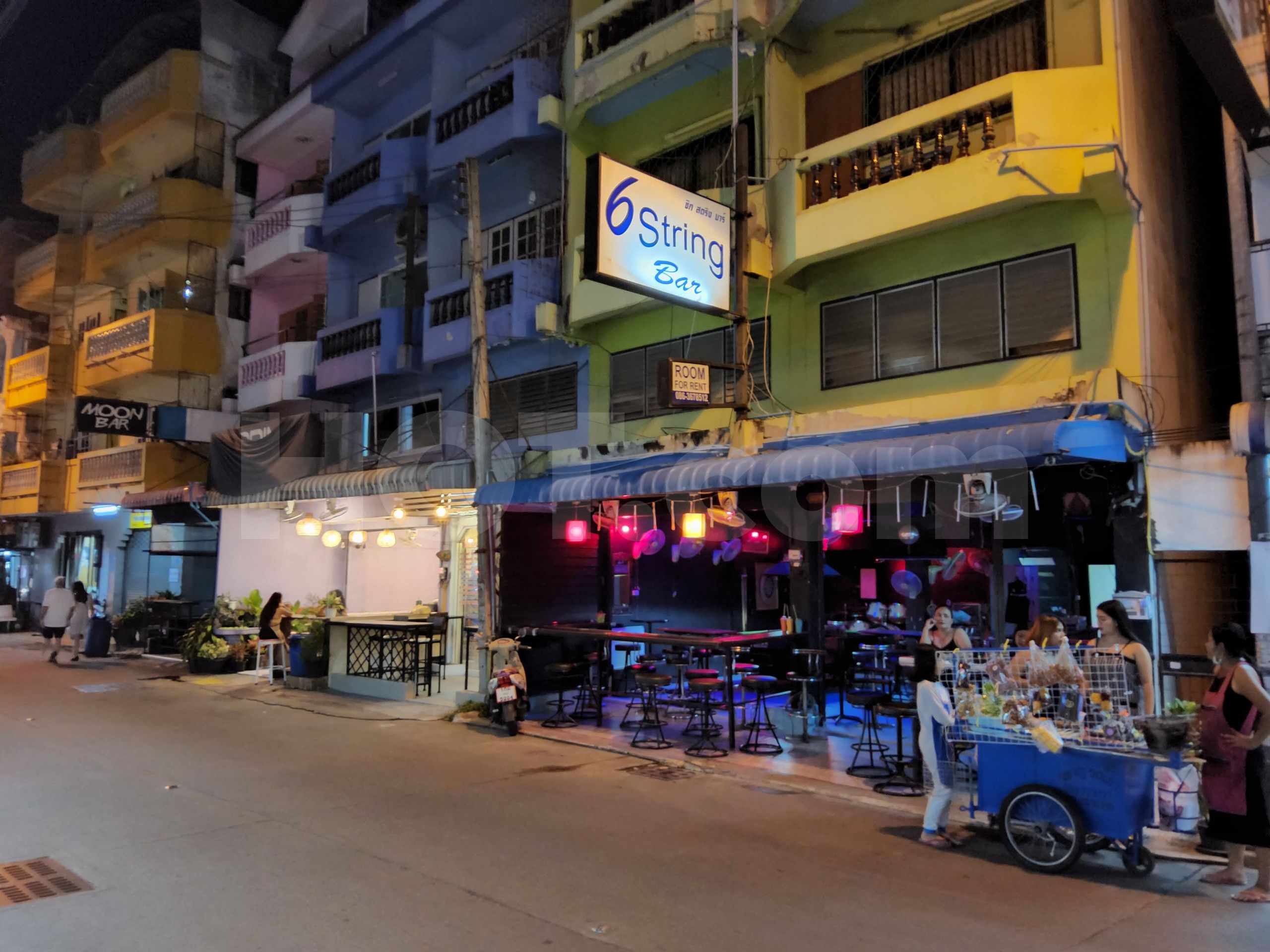 Pattaya, Thailand 6 String Bar