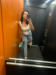 Escorts Bali, Indonesia Alia