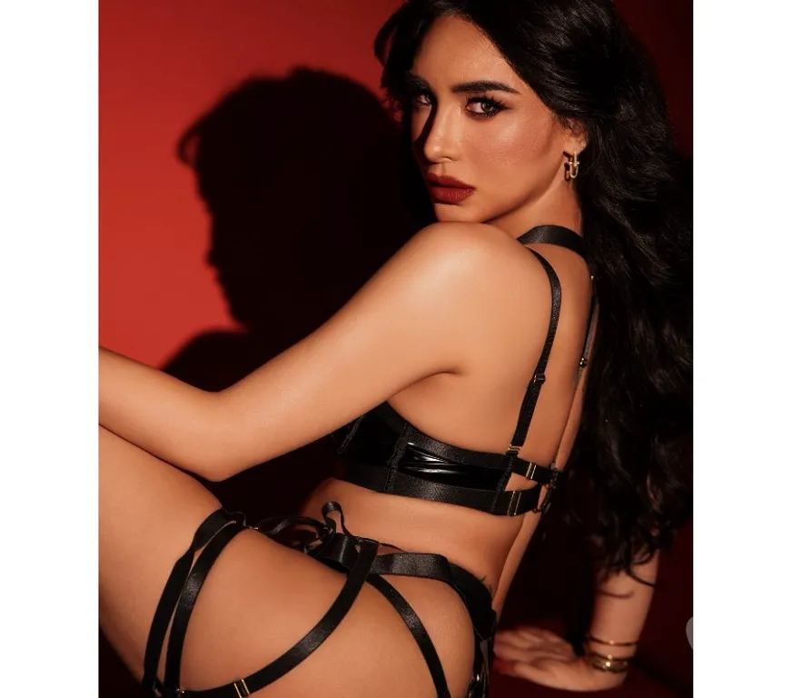 Escorts Leicester, England Shemale dominatrix just top incall outtcall Miss Katy