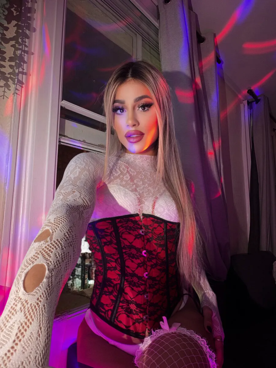 Escorts London, England Jade Hot