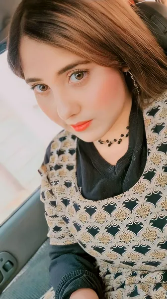 Escorts Singapore, Singapore VIP High Profile Pakistani Model