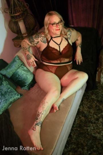 Escorts Sacramento, California Goddess Jenna