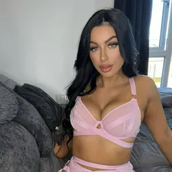 Escorts Calgary, Alberta Lyne | AN L FREAK ! ONLINE AND MEETUP - AVAILABLE NOW xox