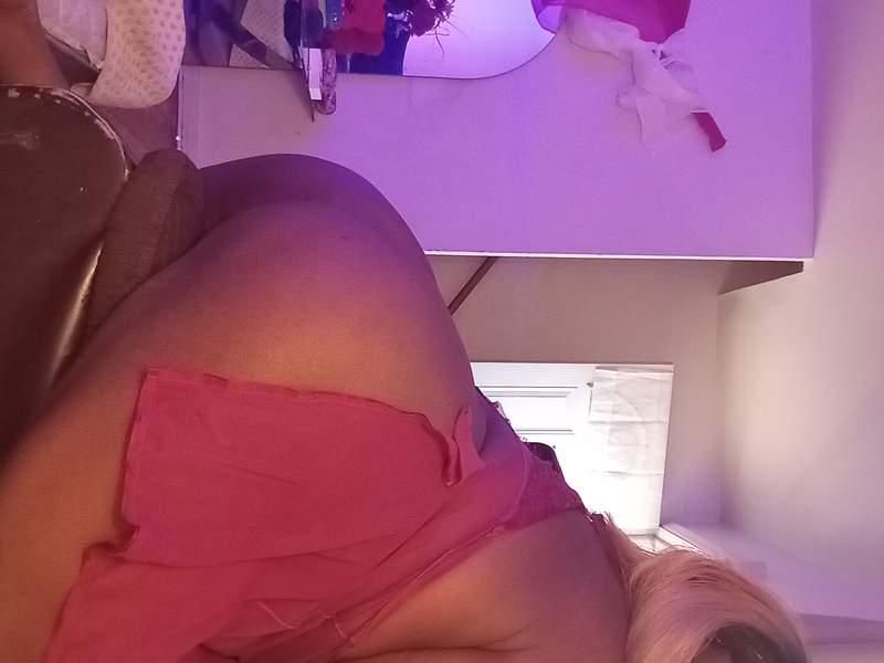 Escorts Albany, New York Mommy dearest here to take care of u🥰💦👅🤑