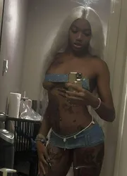 Escorts Scarborough, Ontario tattooed horny creamy college student
