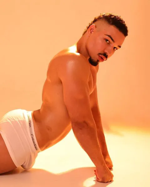 Escorts Larnaca, Cyprus KAICKFERRER