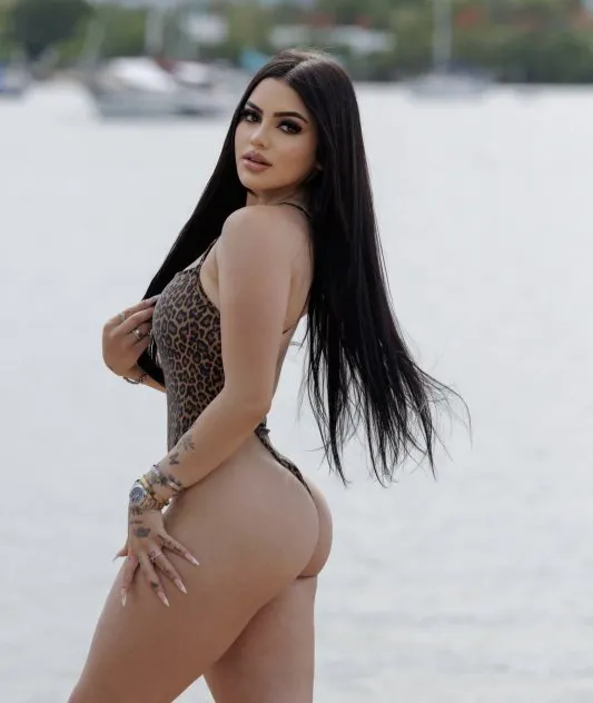 Escorts Miami, Florida Roxanat