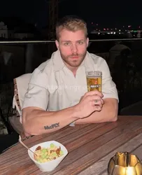 Escorts Chattanooga, Tennessee Relax, Reconnect, and Rejuvenate: Professional Gay