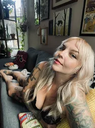 Escorts Chicago, Illinois DollieJane