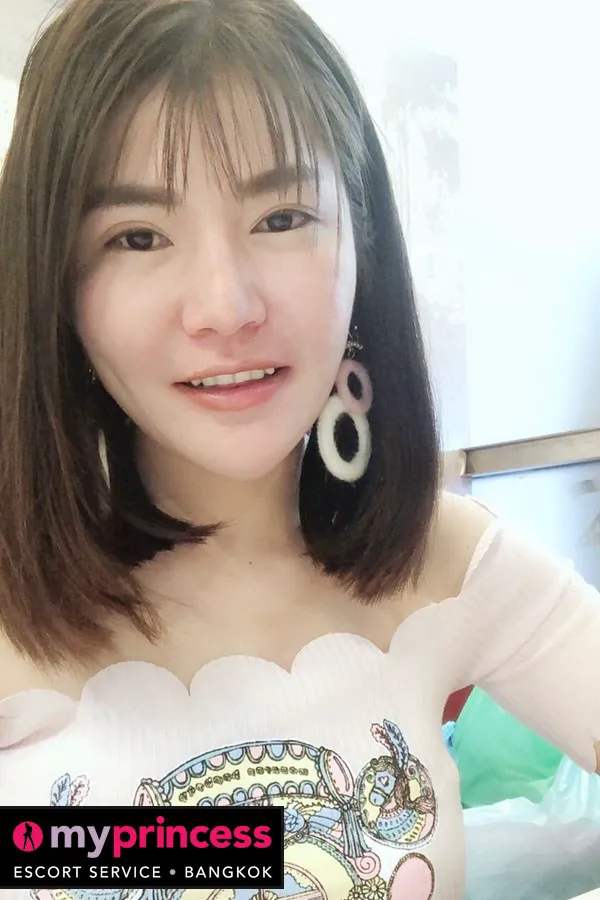 Escorts Bangkok, Thailand Awesome Adult Escort Yahoo GFE Receiving Golden Shower