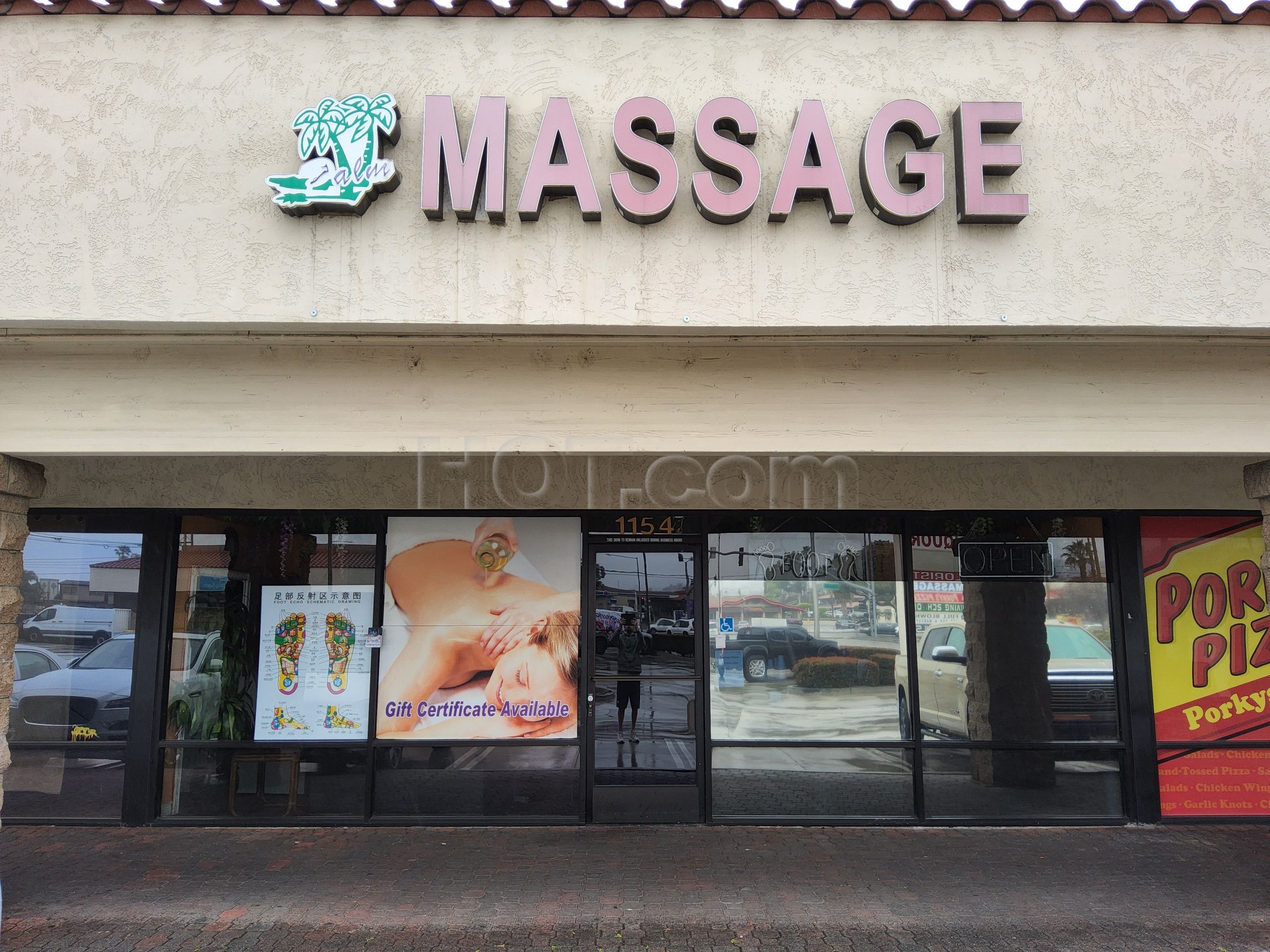 Placentia, California Palm Massage