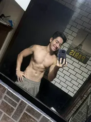 Escorts Manila, Philippines PrettyBoiSimon