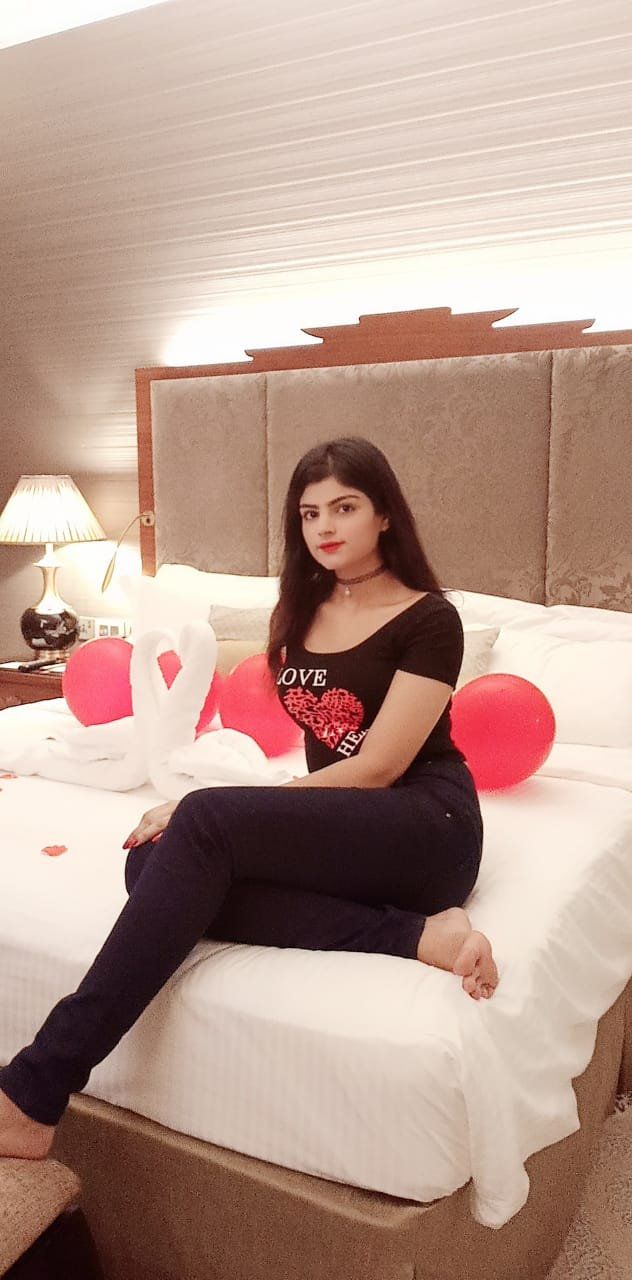 Escorts Abu Dhabi, United Arab Emirates Arzu Indian Girl