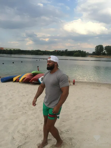 Escorts Dusseldorf, Germany Toni