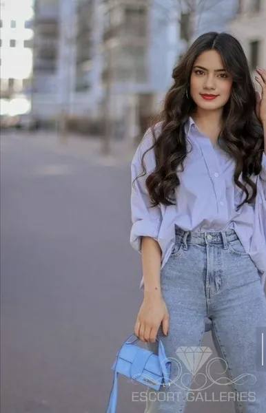 Escorts Kuala Lumpur, Malaysia Alrina Indian