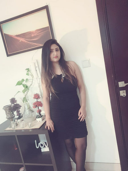 Escorts Abu Dhabi, United Arab Emirates Muskan Busty Milf