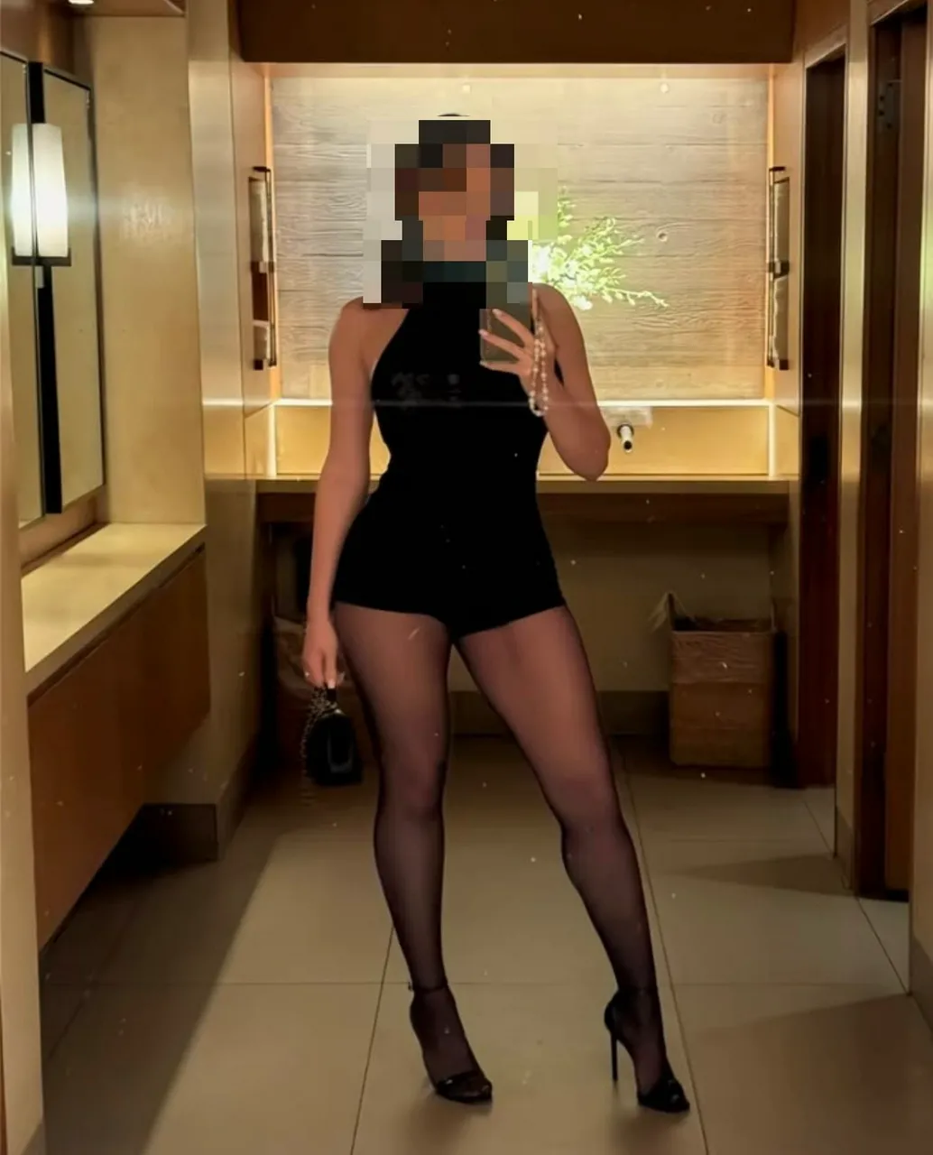 Body Rubs Los Angeles, California Ella  Escort model