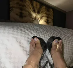 Escorts Sarnia, Ontario Mistress Nina Owns You - Kneel & Serve BarkMe