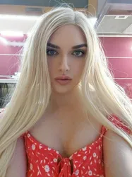 Escorts Istanbul, Turkey Sexy Blonde Shemale