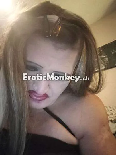 Escorts Orange County, California Pipher Raven