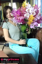 Escorts Bangkok, Thailand Awesome Adult Escort Yahoo GFE Receiving Golden Shower