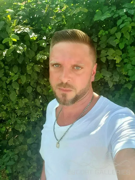 Escorts Germany SteveBi6