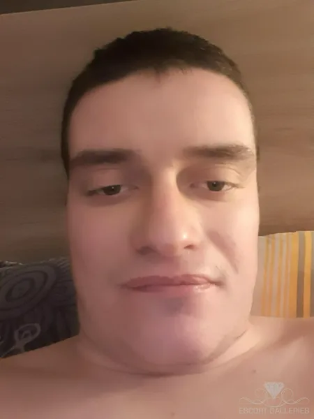 Escorts Le Mans, France Nicolas