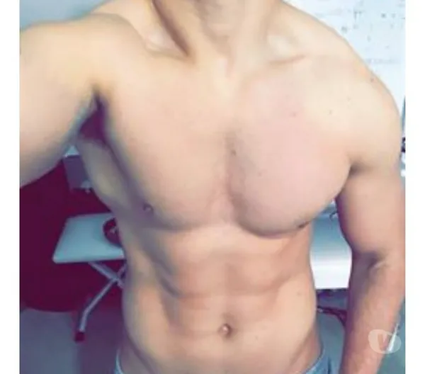 Escorts Glasgow, Scotland Fit athletic footballer