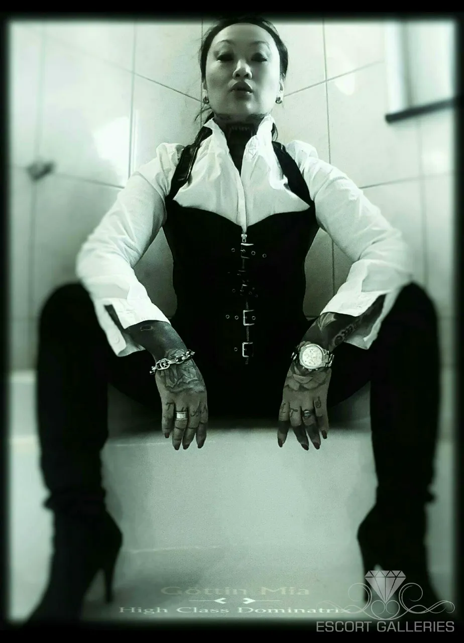 Escorts Berlin, Germany Asiatische Dominanz