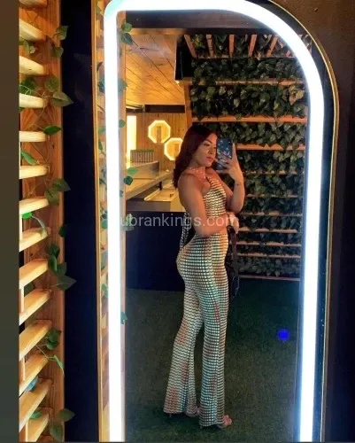 Escorts Springfield, Illinois Body Rub sensual girl Nuru studio