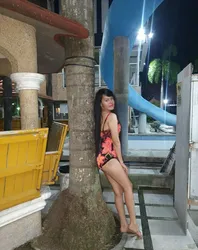 Escorts Manila, Philippines Kisses Escort/camshow