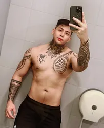 Escorts Makati City, Philippines Mr Dackz 7.5